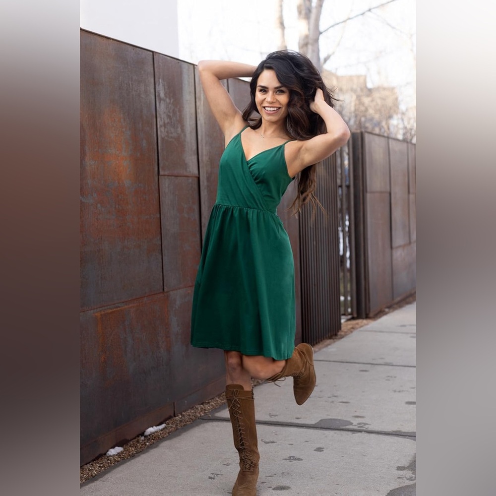 Women’s fashion trendy mini dress new without tag